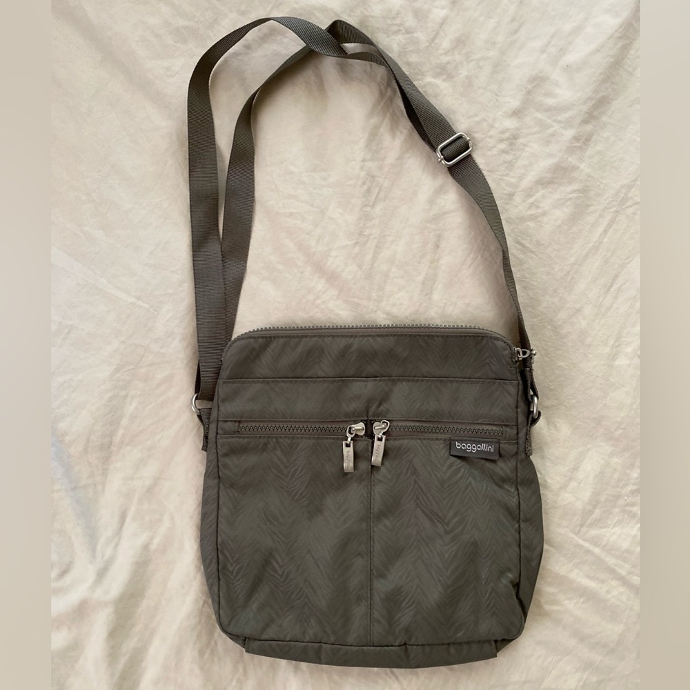 Baggallini Messenger Bag